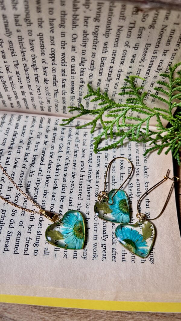 Heartfelt Aster Resin Jewelry Set | Handmade | Heart-Shaped | Turquoise Aster Dried Flowers - Image 2