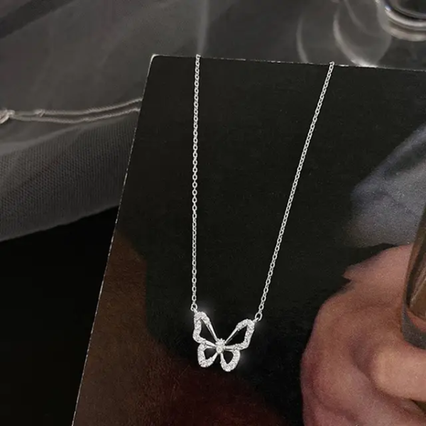 Korean Silver Plated Pendant and Chain - Image 3