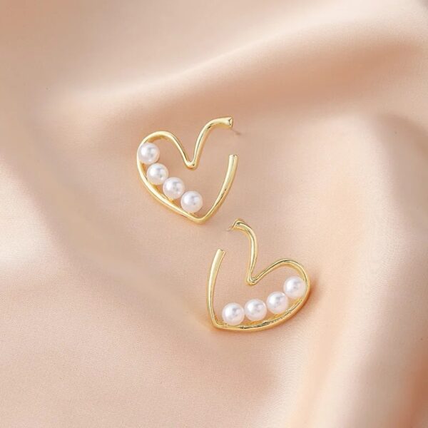 Korean heart shape pearl studs