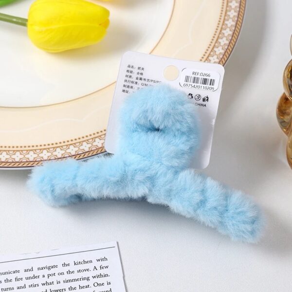 Plush hair claw blue