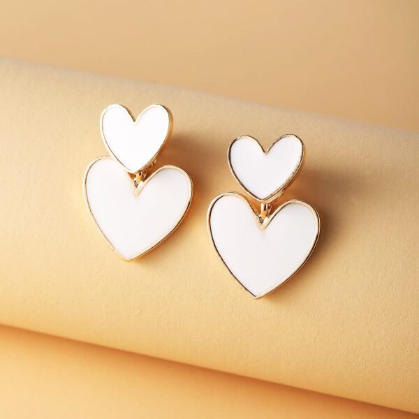 white heart dangler earrings - Image 4