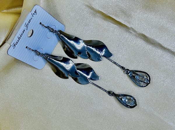 Double Leaf Black Metal Tassel Earrings